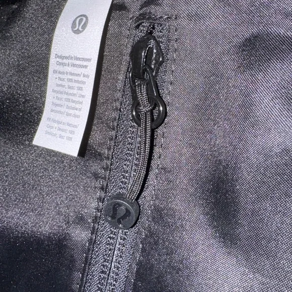 Lululemon Cactus Leather Alternative Saddle Crossbody Bag 2L - Picture 6 of 8